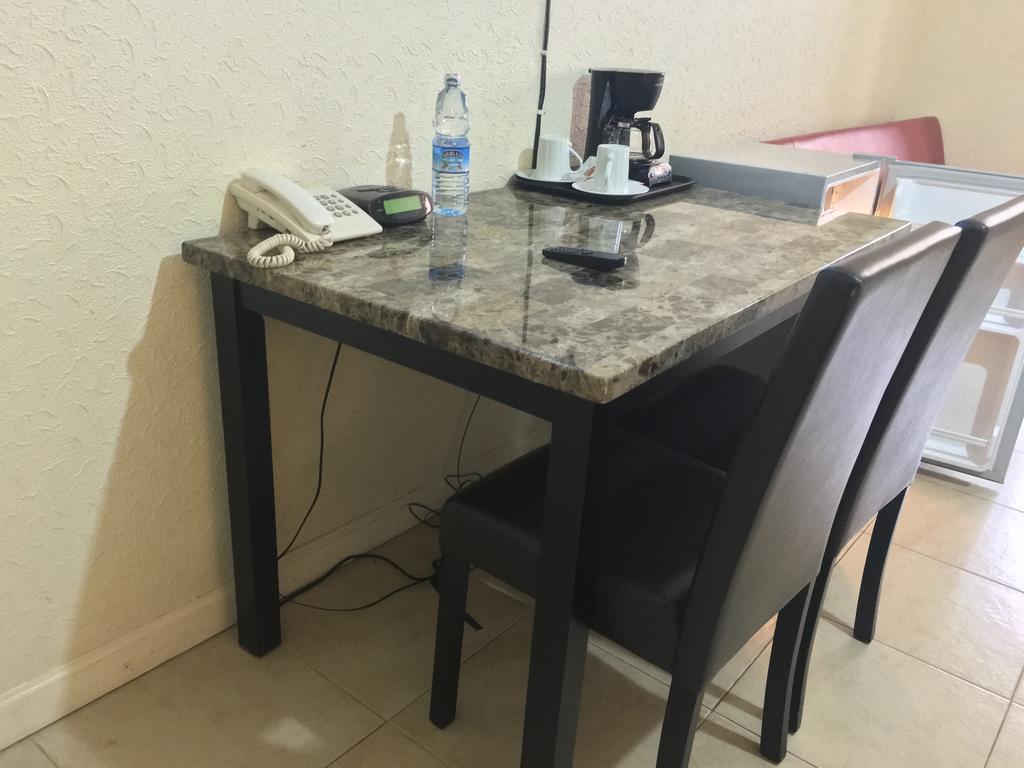 Executive Airport Hotel Entebbe Buitenkant foto