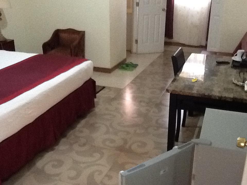 Executive Airport Hotel Entebbe Buitenkant foto