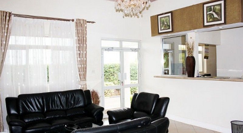 Executive Airport Hotel Entebbe Buitenkant foto