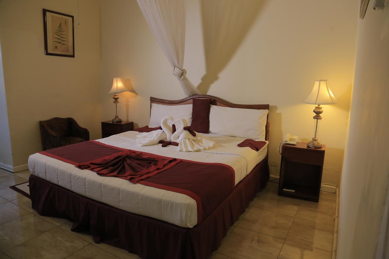 Executive Airport Hotel Entebbe Buitenkant foto
