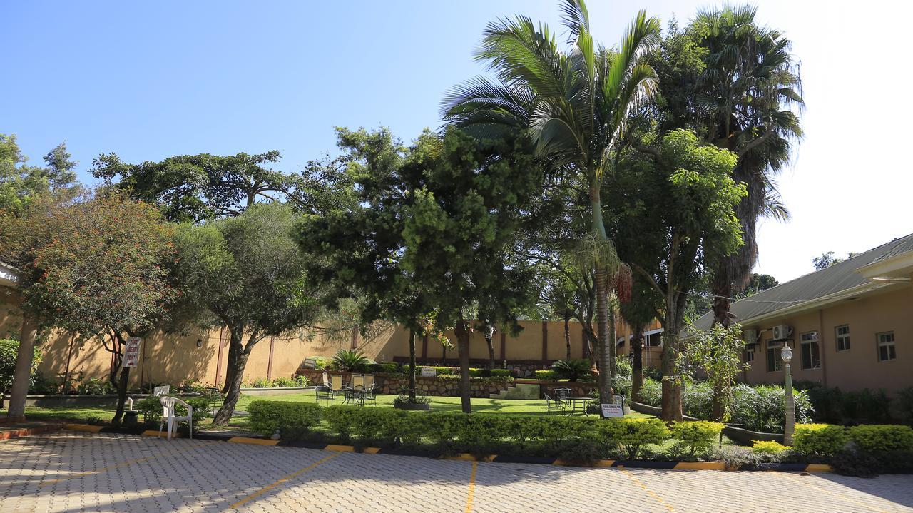 Executive Airport Hotel Entebbe Buitenkant foto