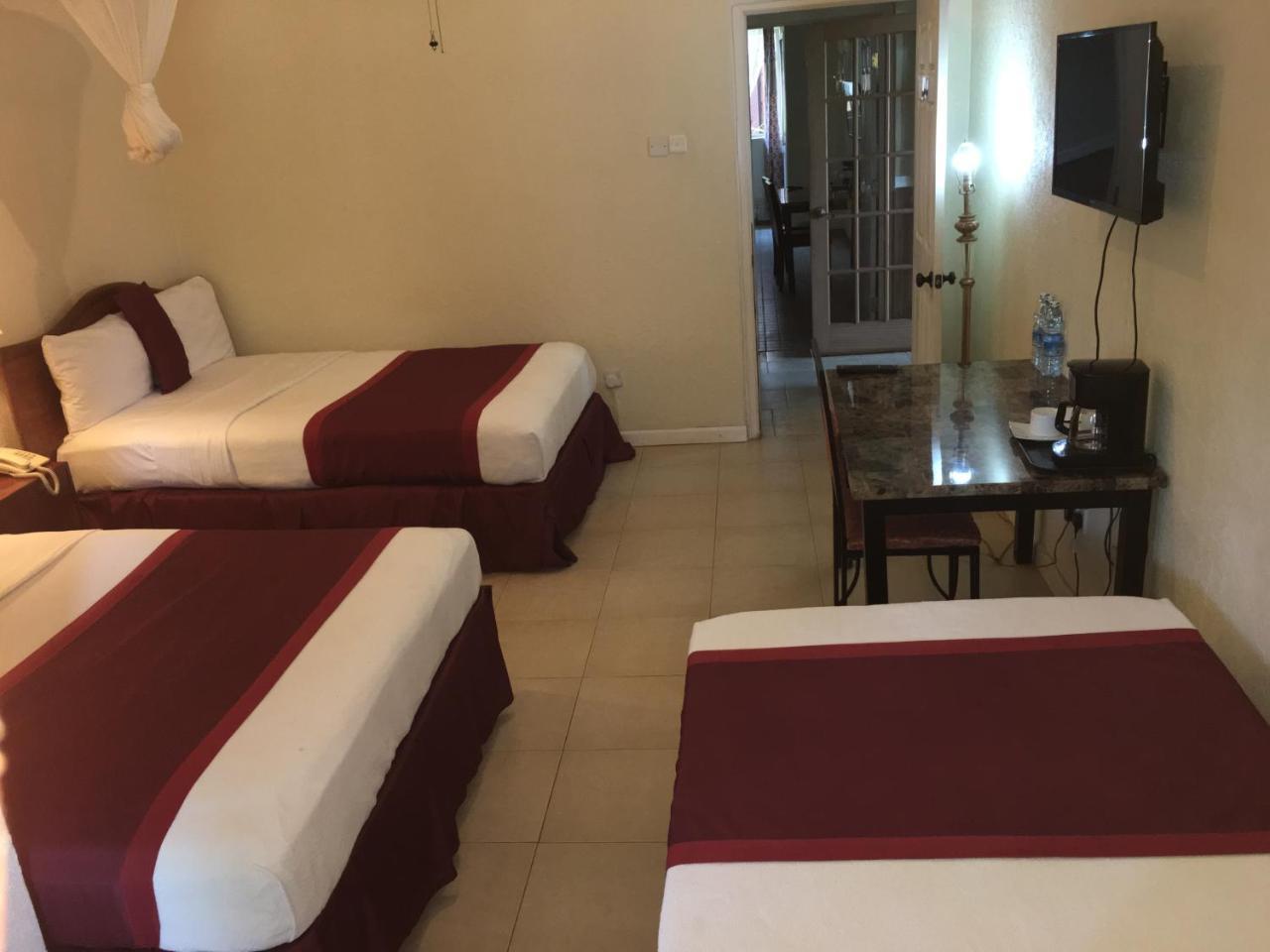 Executive Airport Hotel Entebbe Buitenkant foto